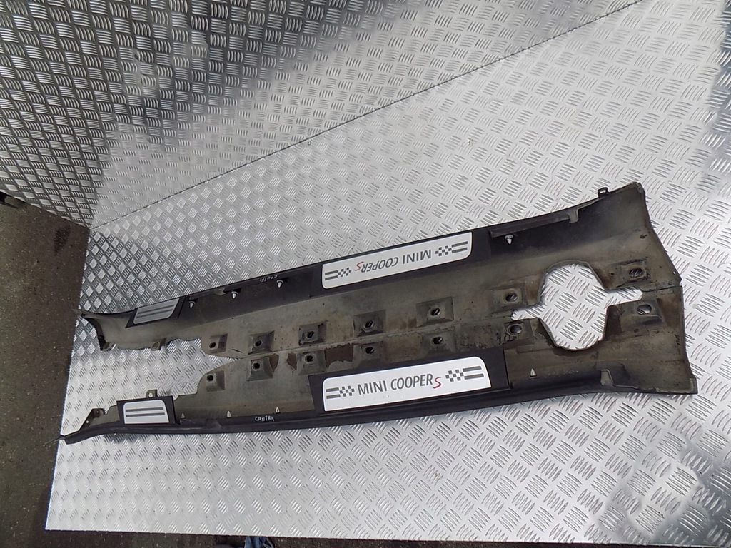 фото №1, Mini country-man r60 молдинг поріг права оригінал
