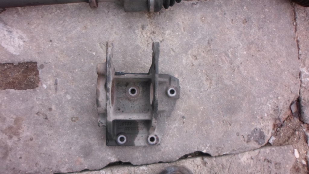 фото №1, Renault master 07-10 2.5 dci опора полуось