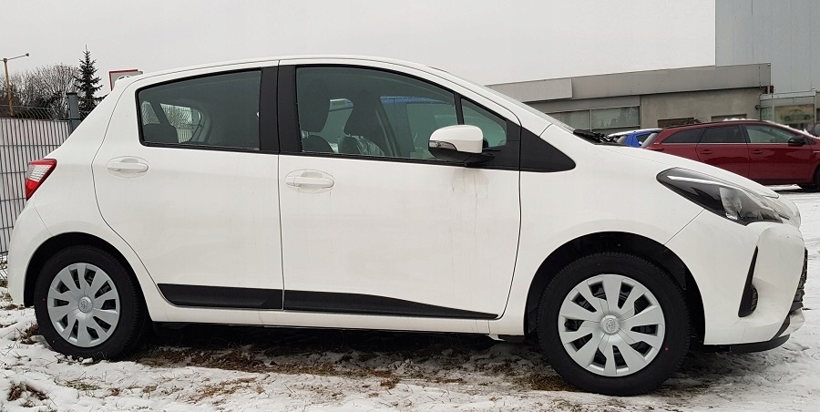 фото №1, Накладки боковой na дверь toyota yaris 5d 2017-2019