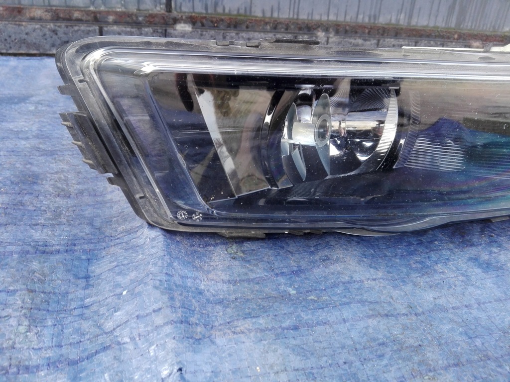 фото №2, Skoda rapid 5ja протитуманна фара правий лампа протитуманна