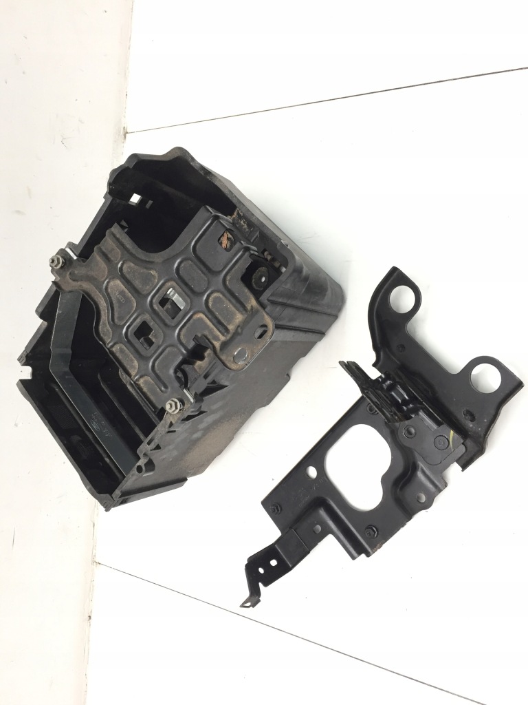 Купить Ford fiesta mk7 08-13 корпус аккумулятор комплект