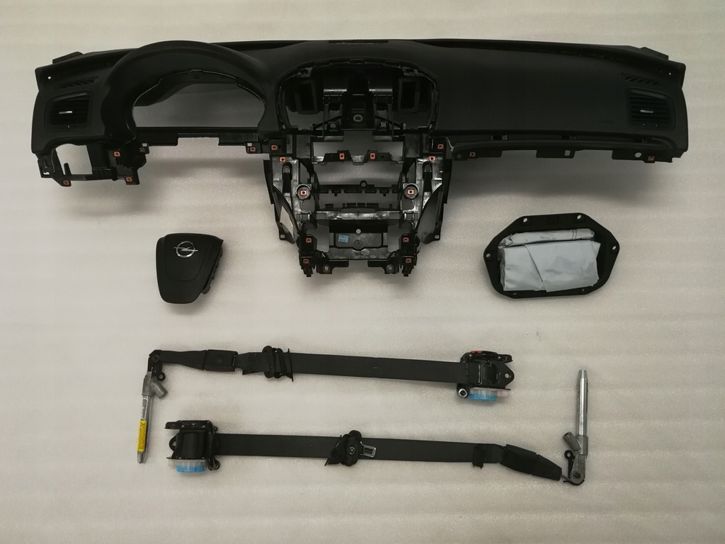 фото №1, Opel insignia приборная панель консоль приборная панель подушка безопасности