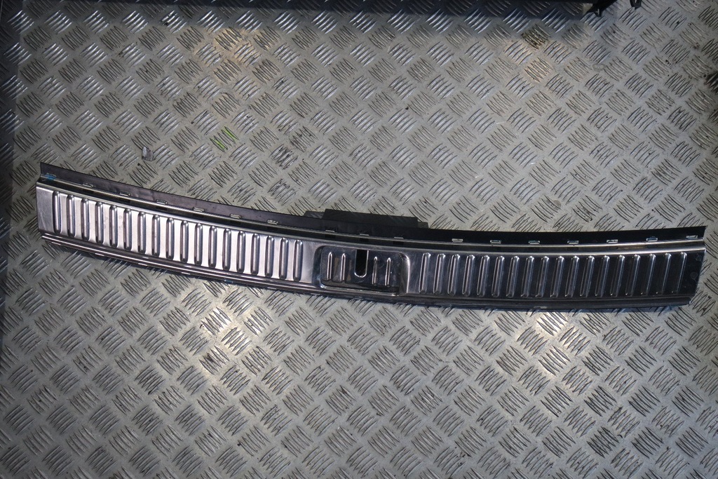 фото №4, Обивка элементы багажника porsche cayenne 7p5