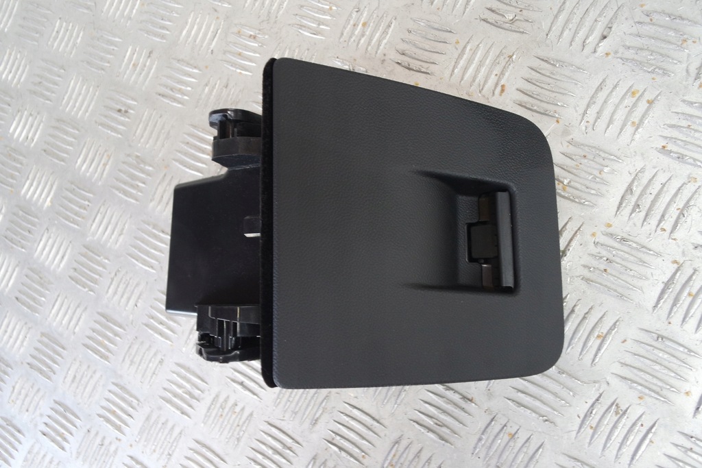 фото №1, Alfa romeo stelvio бардачок водія малий