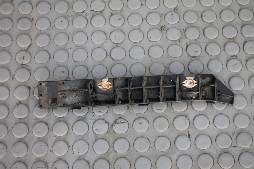 фото №1, Напрямна бампера правий задня impreza iii 07-11