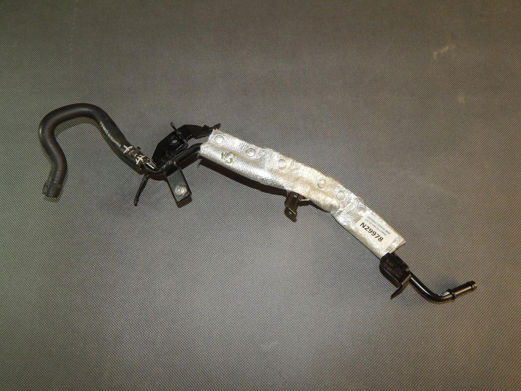 фото №1, Vw golf vii трубка пабтрубок  воды 04l121070d