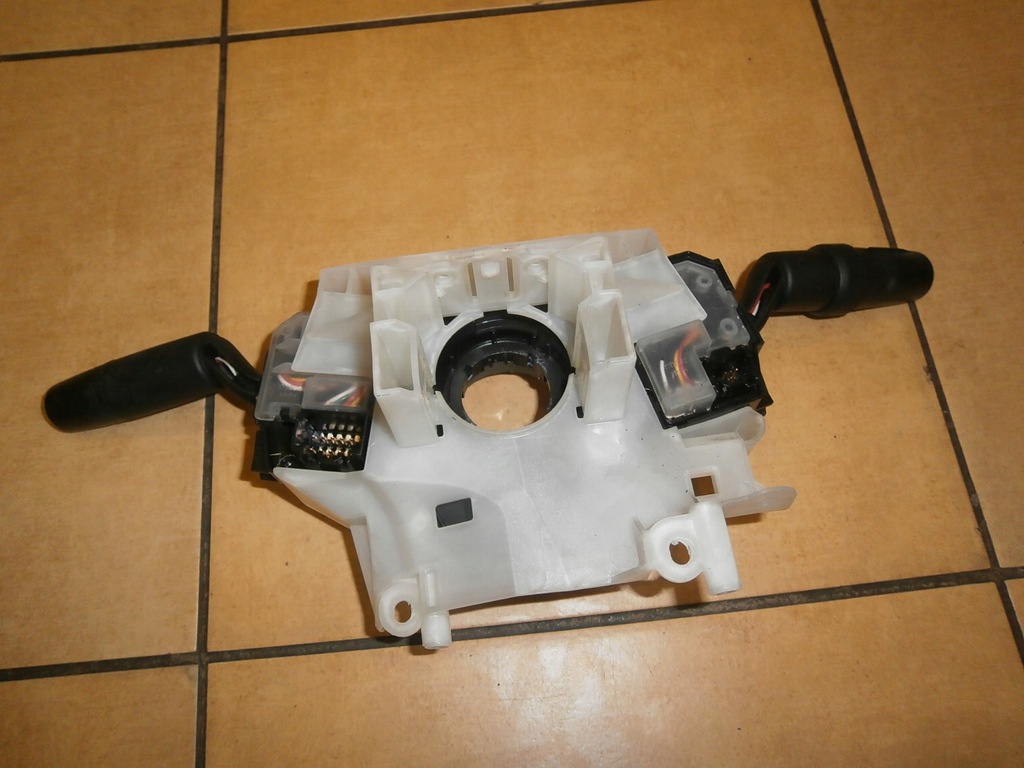 фото №5, Переключатель комбинированный 17d682 mazda 3 2006r.