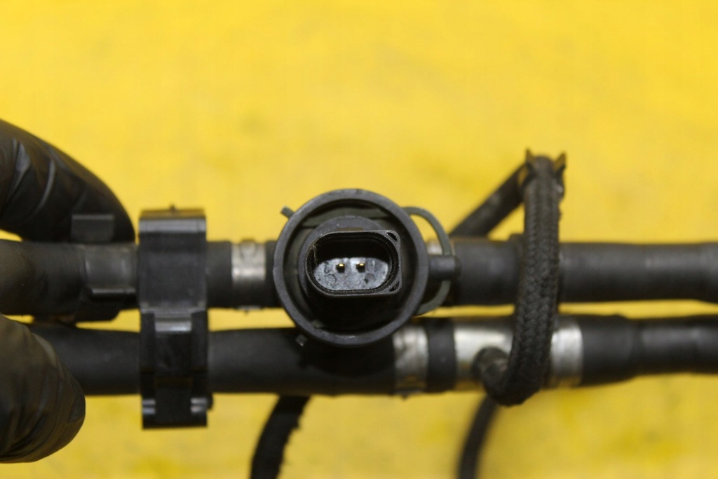 фото №8, Шланг пального audi a8 d3 4.0 tdi 057130300p