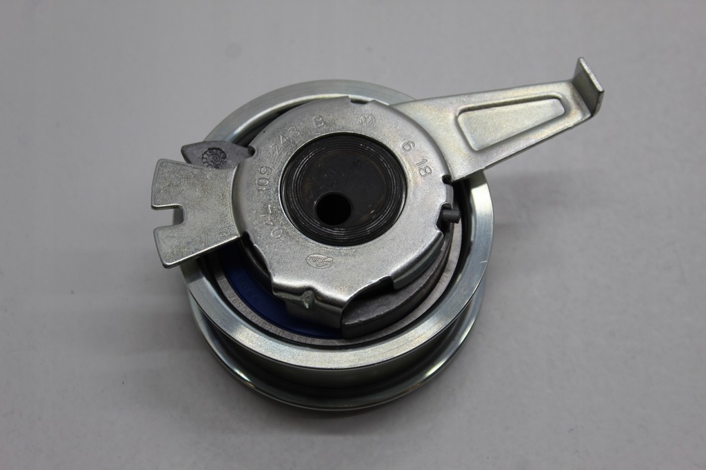 фото №2, Vw t-roc ролик натяжителя 04l109243b