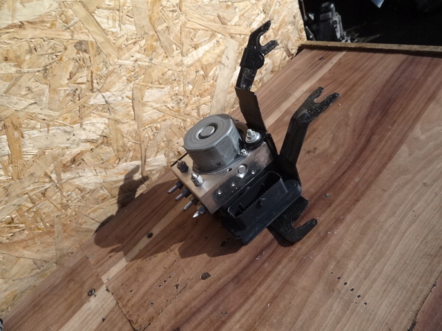 фото №1, Dacia sandero ii 2018 1,0 sce насос abs 476603249r