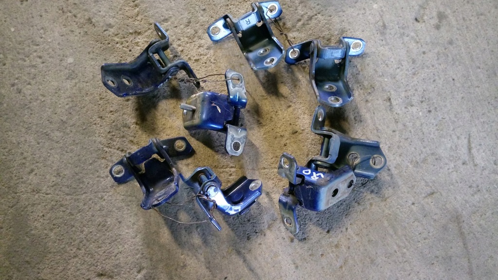 фото №1, Mazda 2 07-14 петля дверь lp pp lt pt kod 34j