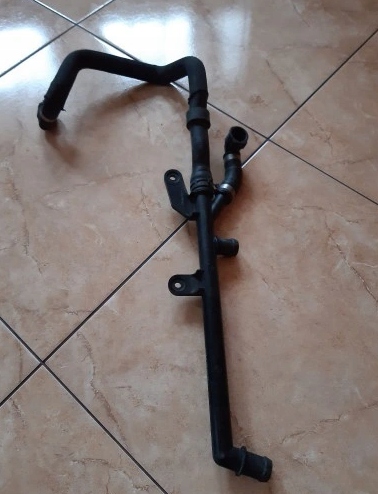 Купити Патрубок труба шланг води bmw f10 f11 154768-10