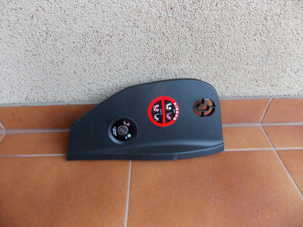 фото №1, Kia sorento i lift защита консоли правая выключатель