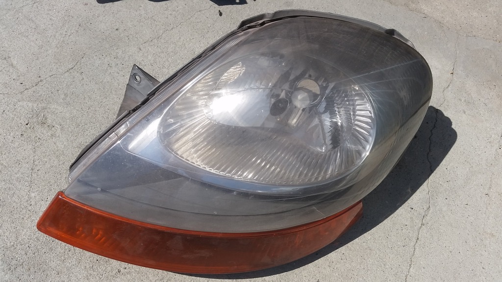 фото №1, Лампа передняя левая renault trafic повреждённая