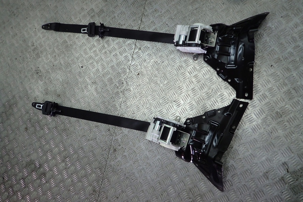 фото №1, Mercedes slc w172 ремені безпеки натягувачі