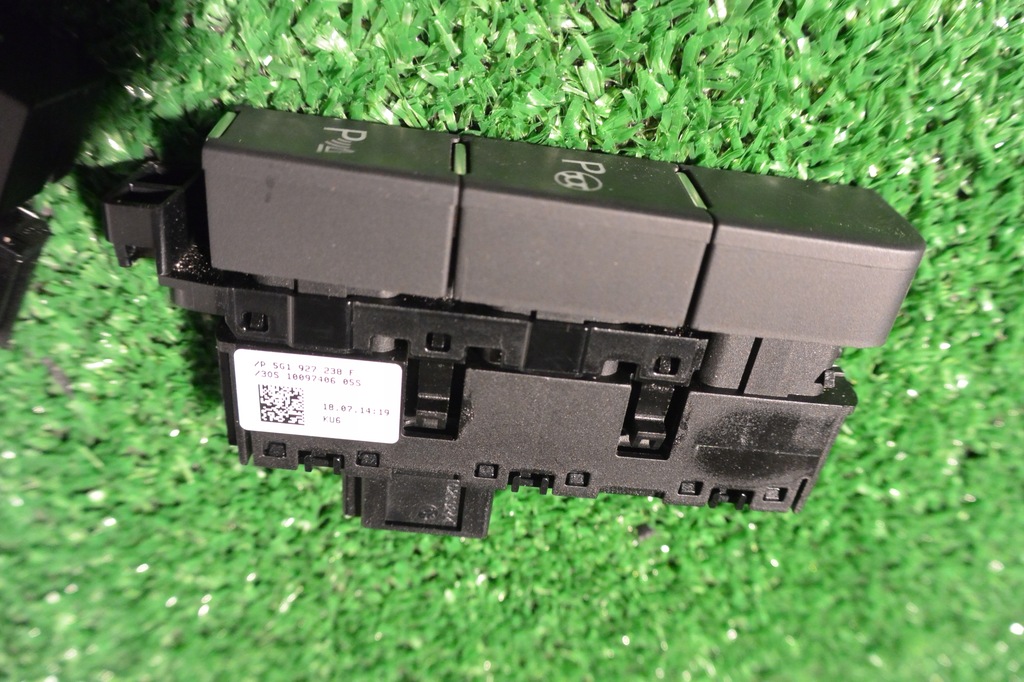 фото №7, Vw golf vii 7 кнопка ручного домкрата pdc kpl