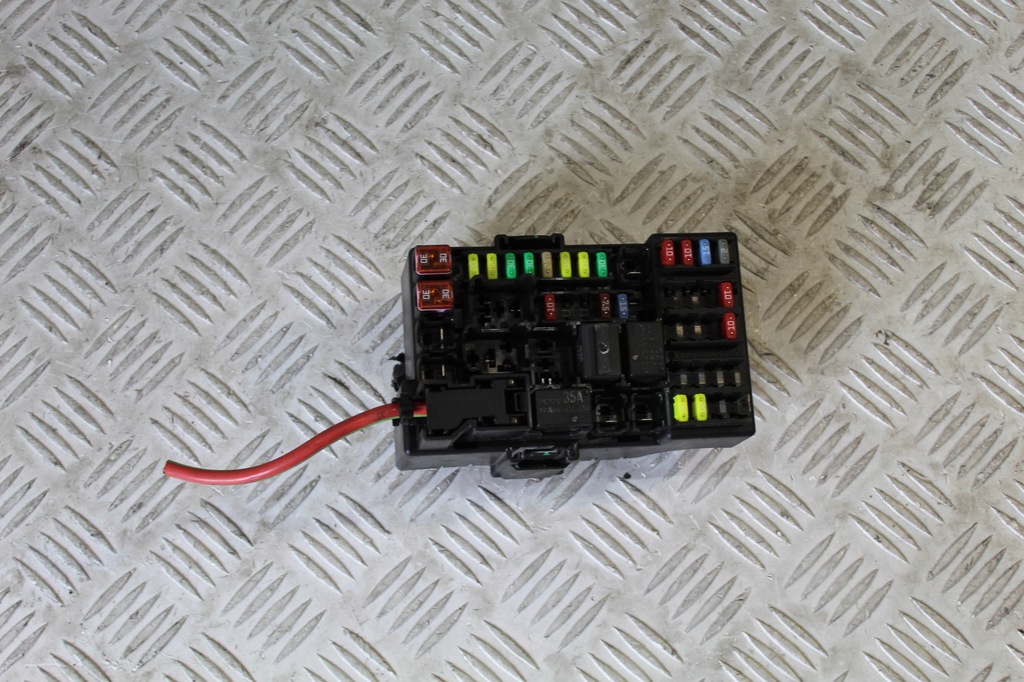 фото №1, Коробка запобіжників opel adam