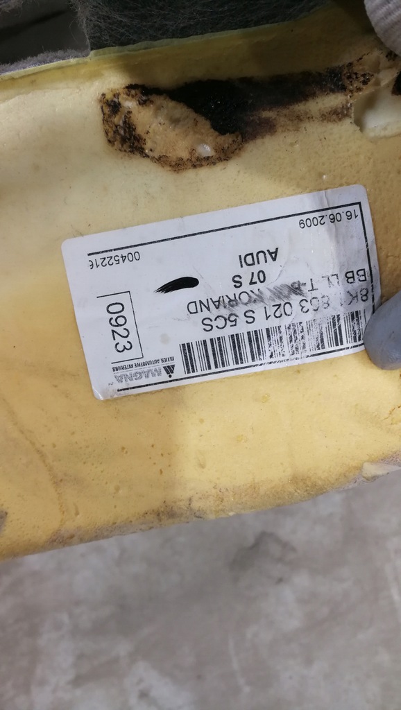 фото №6, Коврик обшивка audi a4 b8 sedan avant 8k1863021