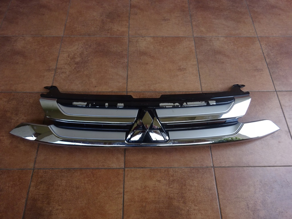 фото №1, Mitsubishi outlander lift 2015- 15-18 решётка радиатора решётка радиатора