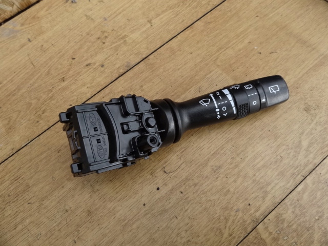 фото №1, Kia rio iv 2015 lift переключатель дворник правый