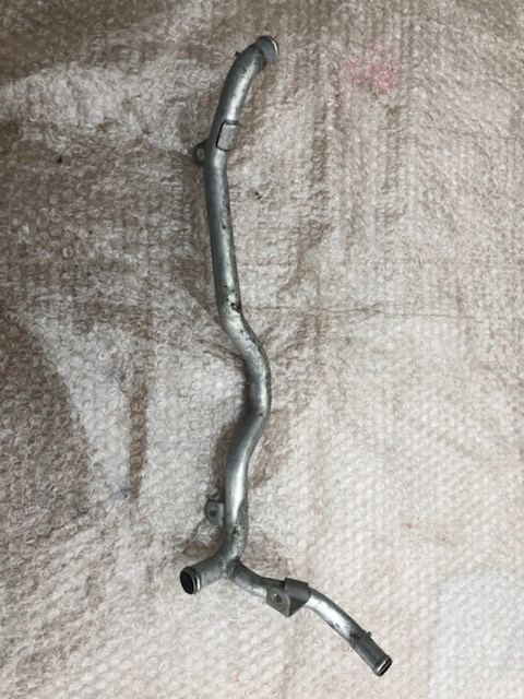 фото №1, Audi a8 d4 4.2 tdi трубка wody 057103227af