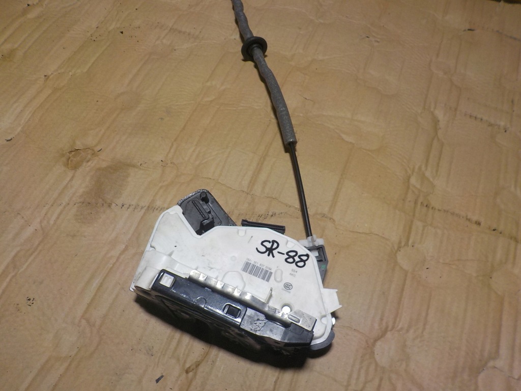 фото №3, Skoda rapid замок дверь правый перед