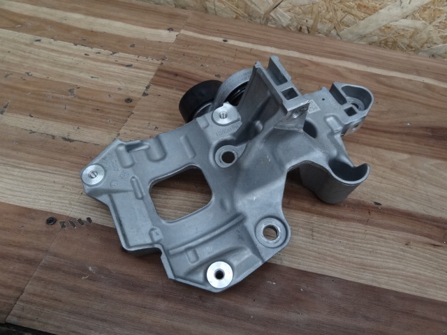 фото №1, Nissan qashqai ii 18r 1,5 dci основание генератора