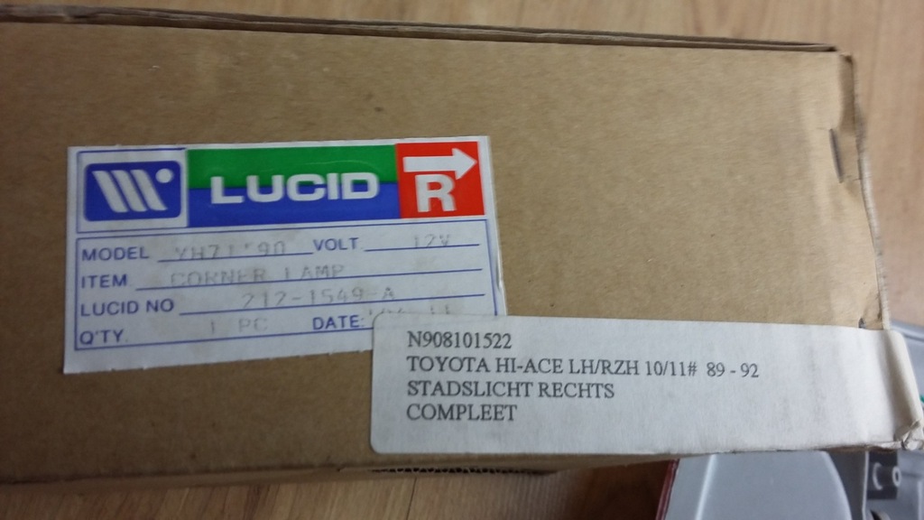 фото №16, Лампа габаритна поворотник поворотник перед r/l toyota hi-ace hiace 89-92 r