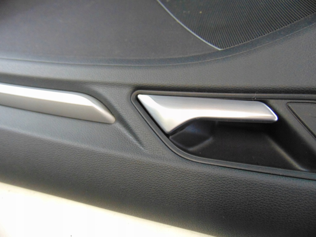 фото №8, Обшивка двері правий задня audi a3 sportsback 8v4