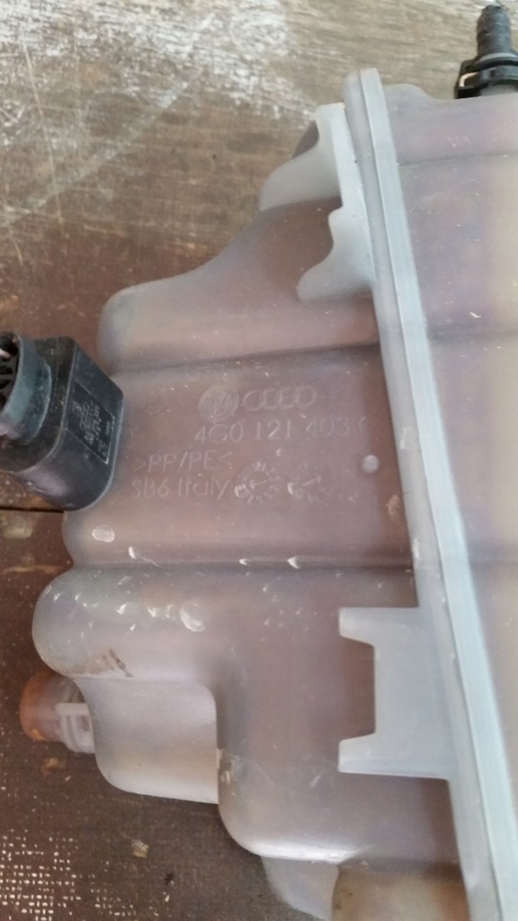 фото №4, Бак розширювальний 4g0121403 audi a6 c7