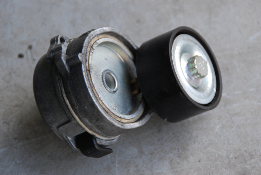 фото №1, C3 iii 1.2 thp натягувач ролик натягувача 9675874680