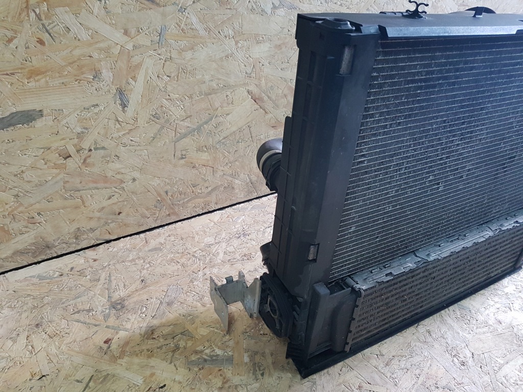 Bmw f32 комплект радиатор 3.0 d Доставка