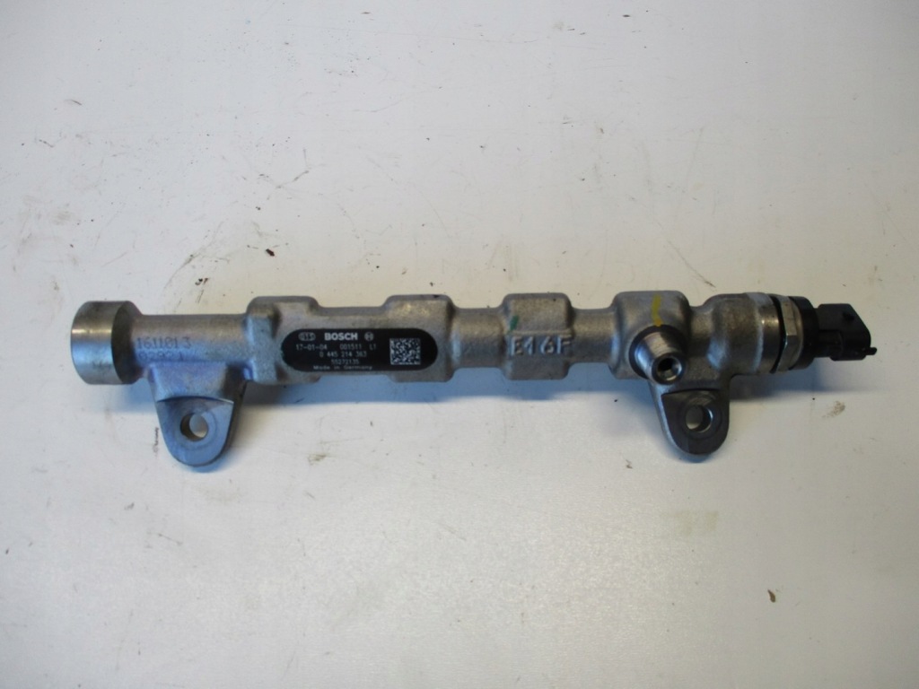 фото №2, Молдинг упорскування jeep renegade 1,6d 0445214363