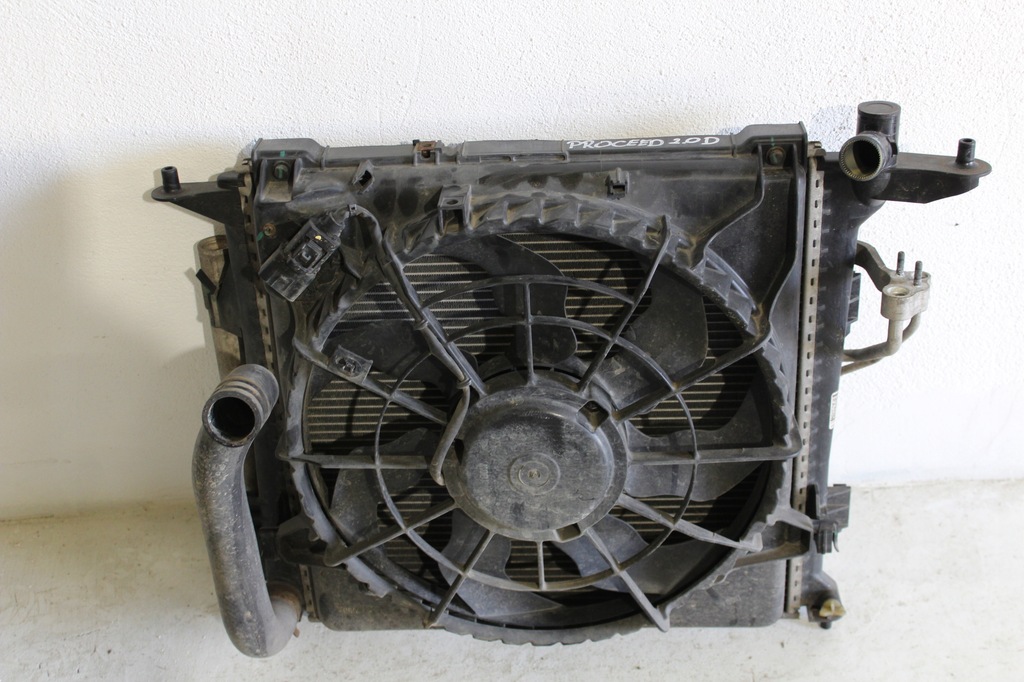 фото №1, Комплект радіатор kia ceed i 06-12 r 2,0 crdi