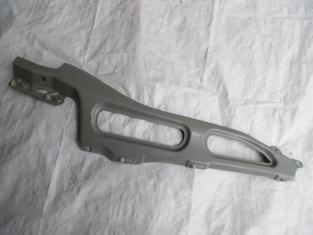 фото №1, Renault scenic iv кронштейн крыла правое