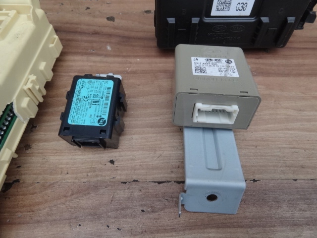 фото №7, Kia picanto iii 18 1,0 бортовий комп'ютер набір 39107-04291