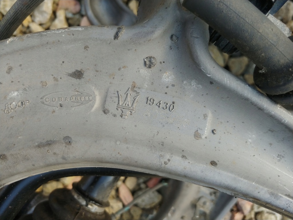 фото №3, Поворотный кулак рычаг правый задняя maserati quattroporte