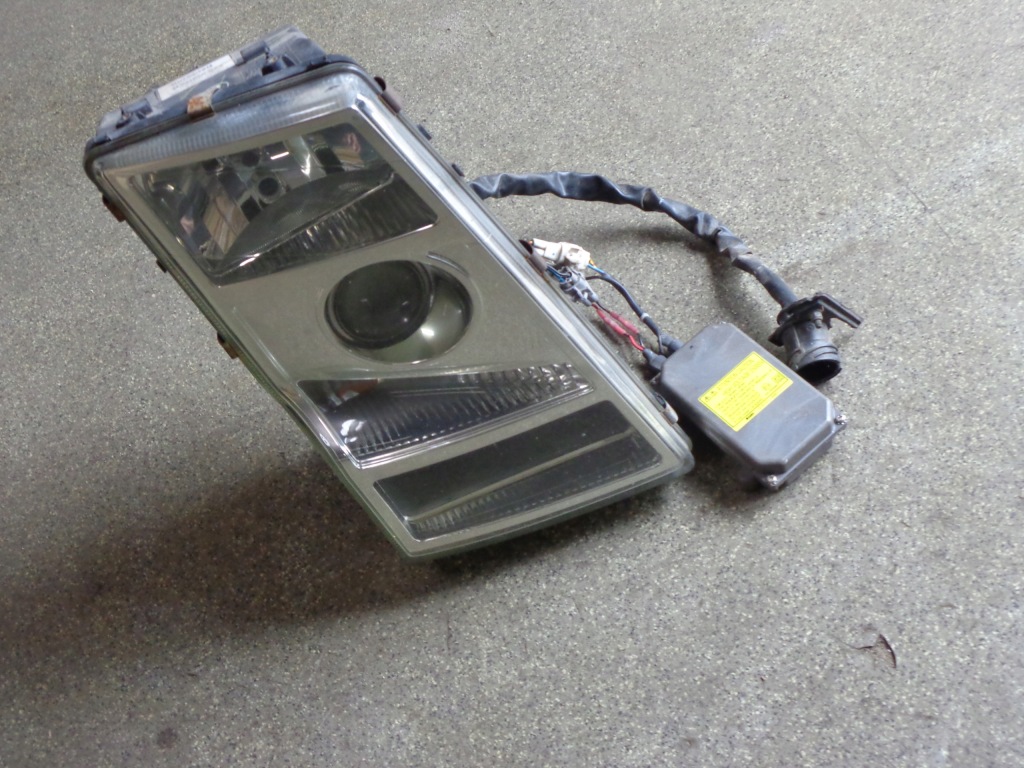 фото №1, Volvo fm9 fm лампа фара правый ксенон ксенон