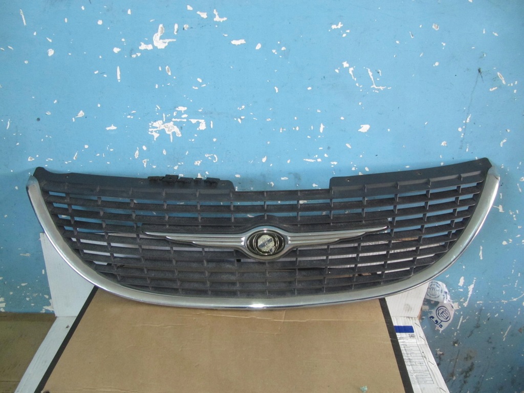 фото №1, Chrysler voyager 01-04 решітка радіатора решітка радіатора перед оригінал