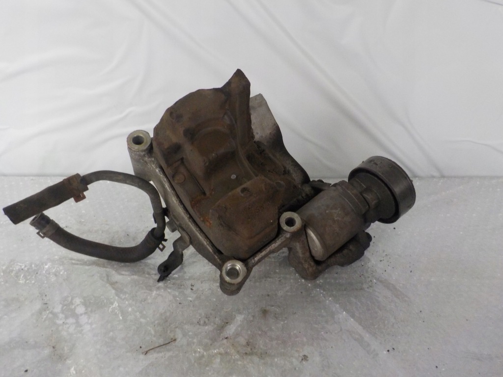 Tucson 1 suv 2.0 crdi подушка кронштейн ролик в Украине