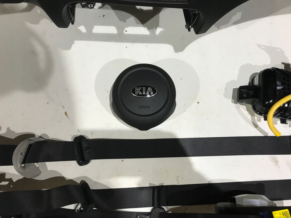 фото №5, Kia cerato приборная панель консоль подушка безопасности подушки безопасности ремни оригинал демонтаж