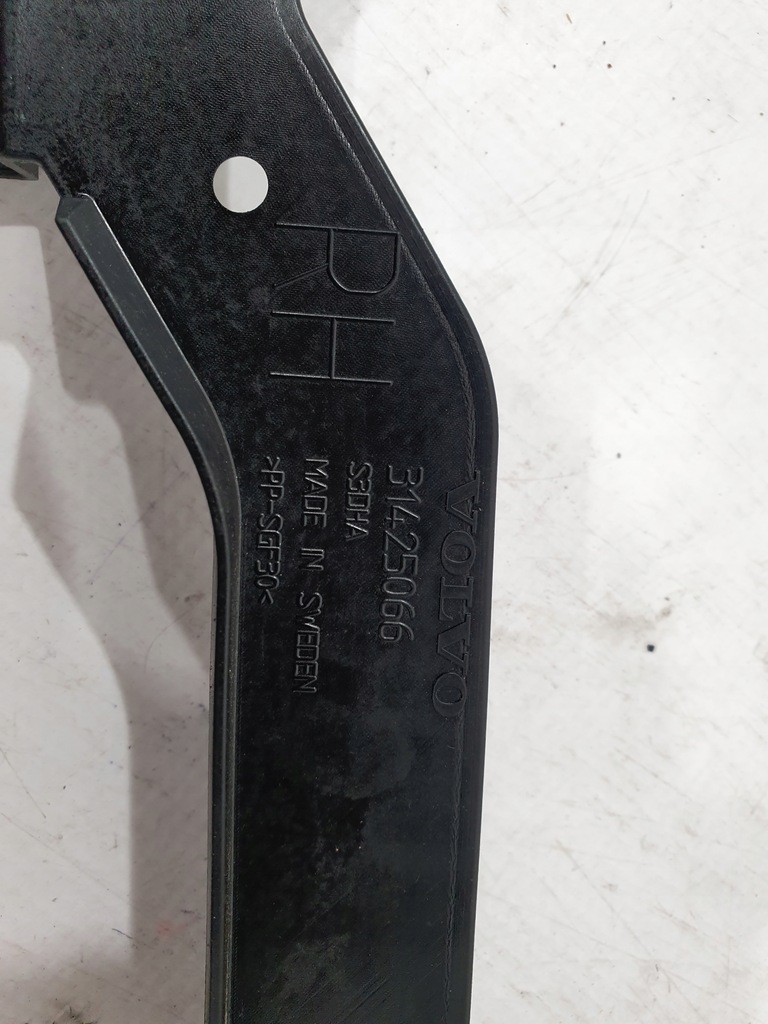 фото №5, Volvo v90 16- направляющая бампера задняя правый левый