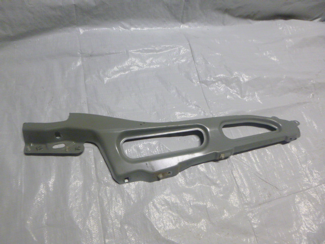 фото №1, Scenic iv кронштейн крыла правый 641346998