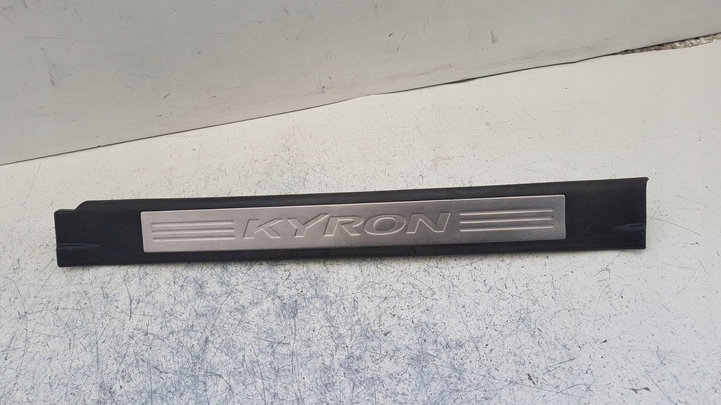 фото №1, Молдинг декоративная порог правый перед ssangyong kyron