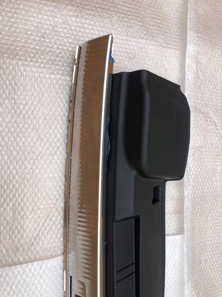 фото №1, Audi q7 4m0 защита край багажника 4m0864483