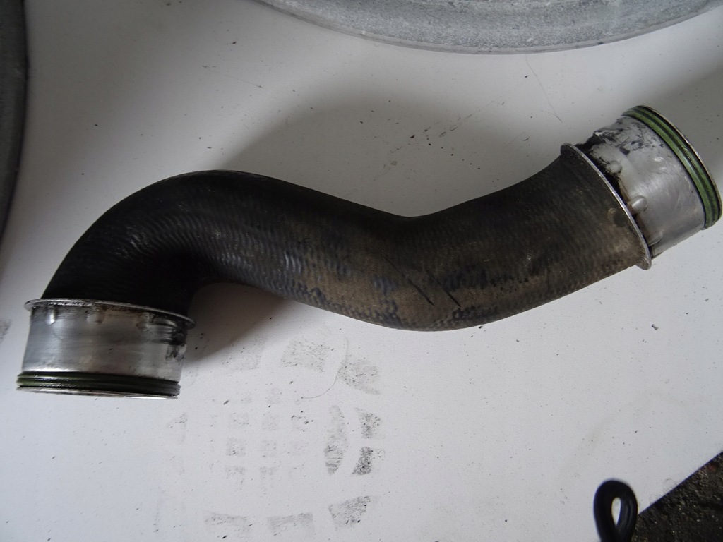 фото №1, Vw new beetle 1.9tdi труба интеркулер 1c0145828ad