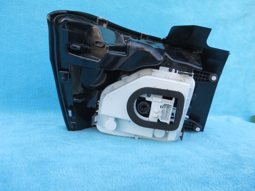 фото №10, Vw t-cross лампа задняя правая задняя led 2gm945096c