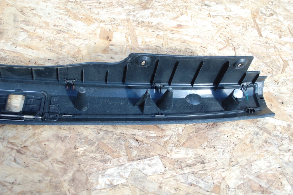 фото №7, Накладка защита поперечина багажника audi a4 b7