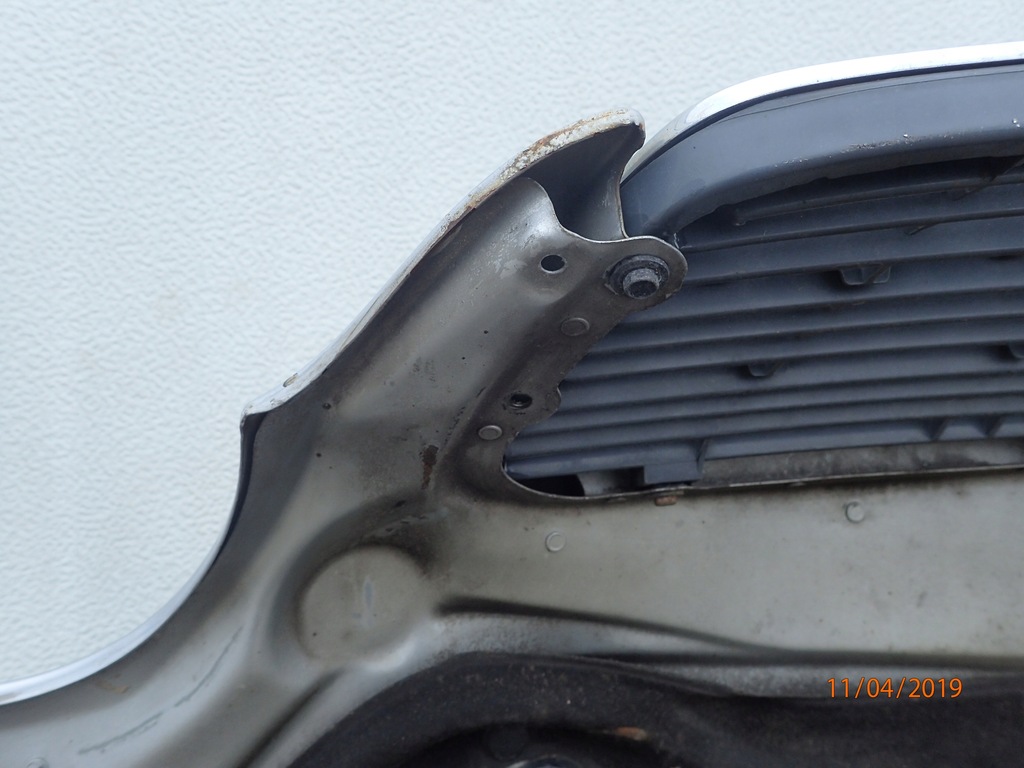 фото №6, Mercedes c-klasa w203 капот решётка радиатора разные цвета