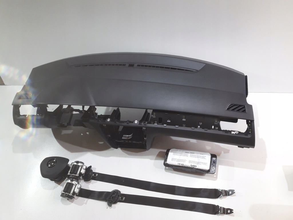 фото №1, Skoda rapid панель приладів консоль подушка безпеки подушки безпеки ремені